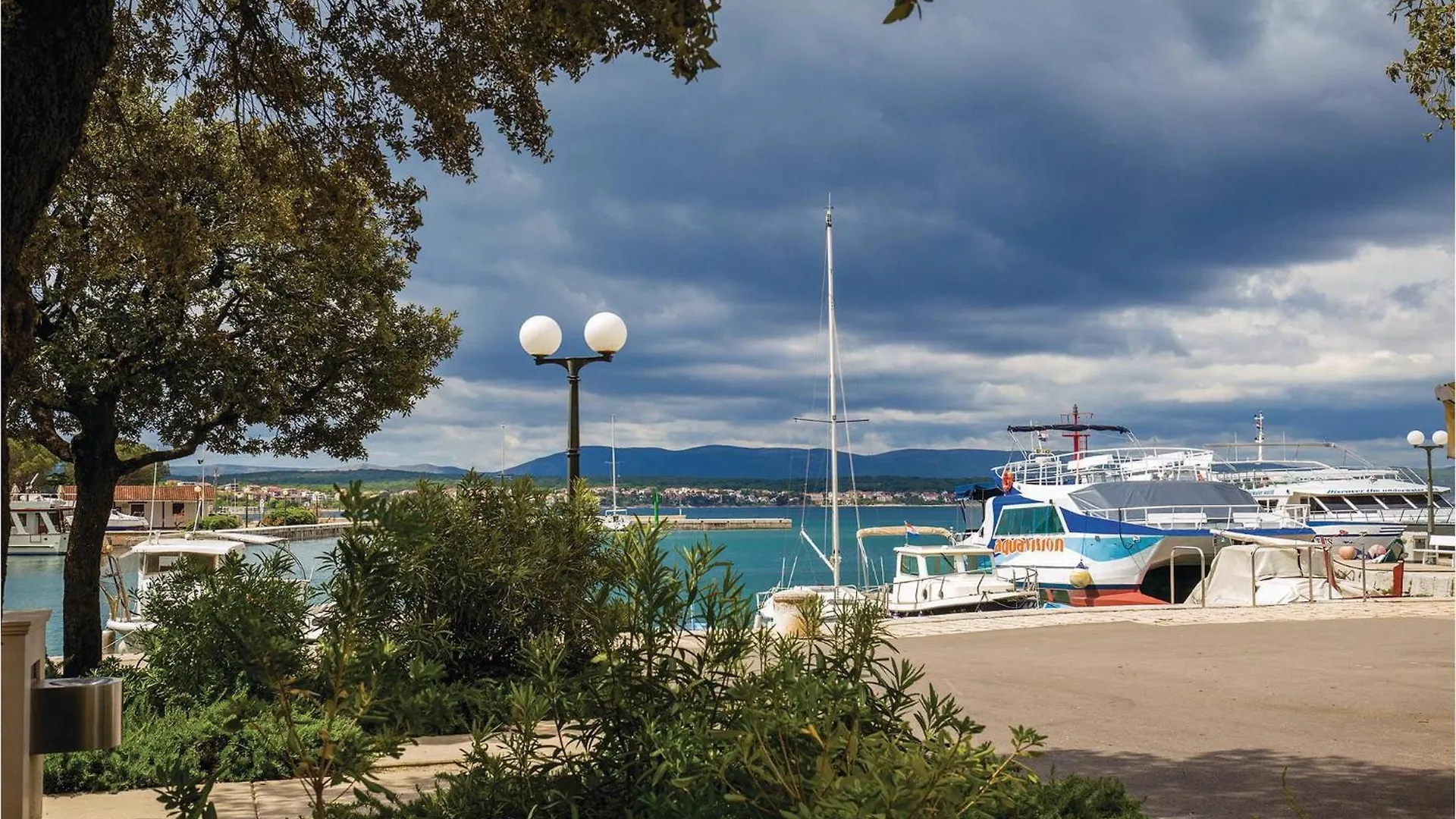 2 Bedroom Lovely Apartment In Malinska 0*,