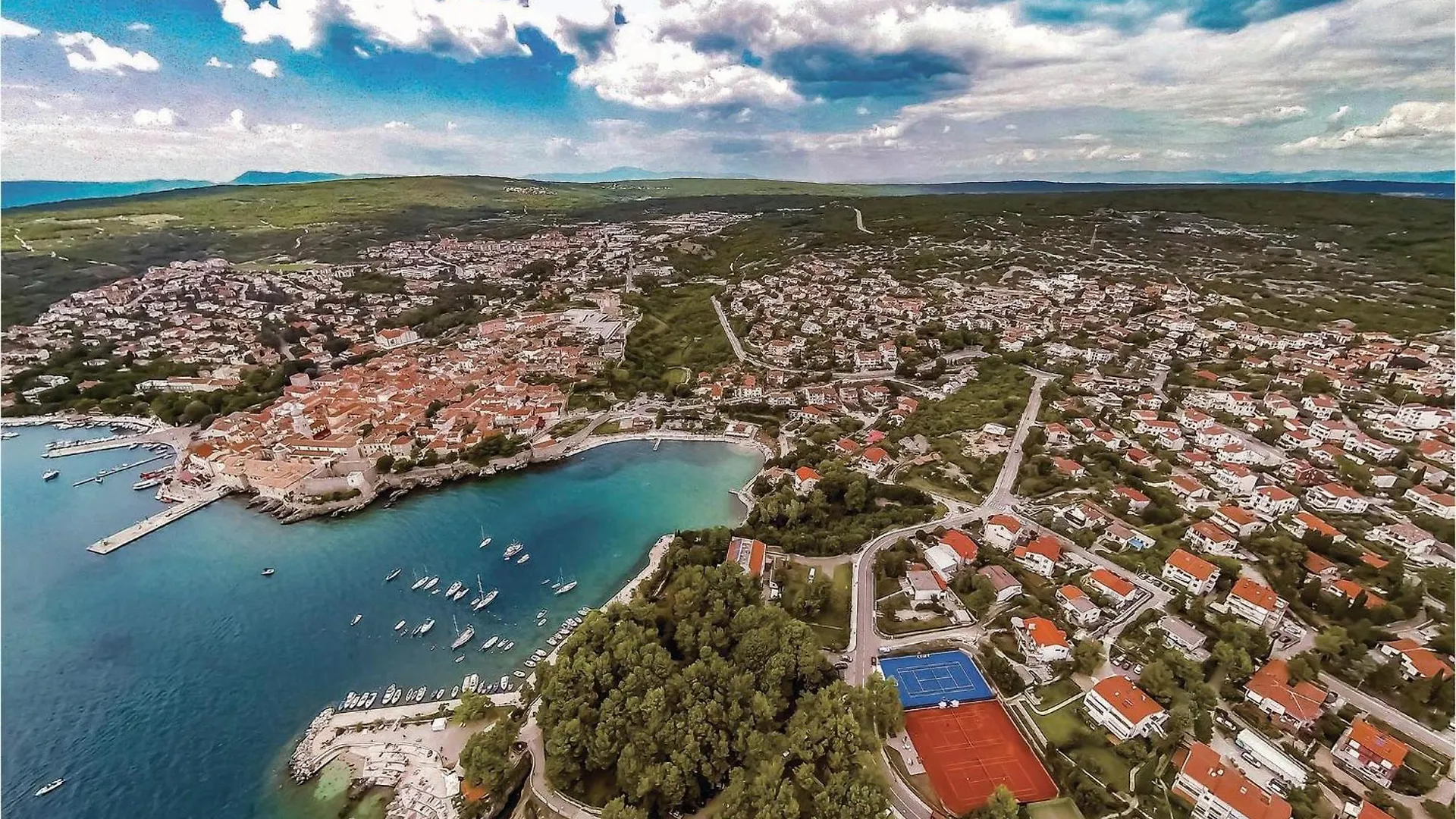 2 Bedroom Lovely Apartment In Malinska