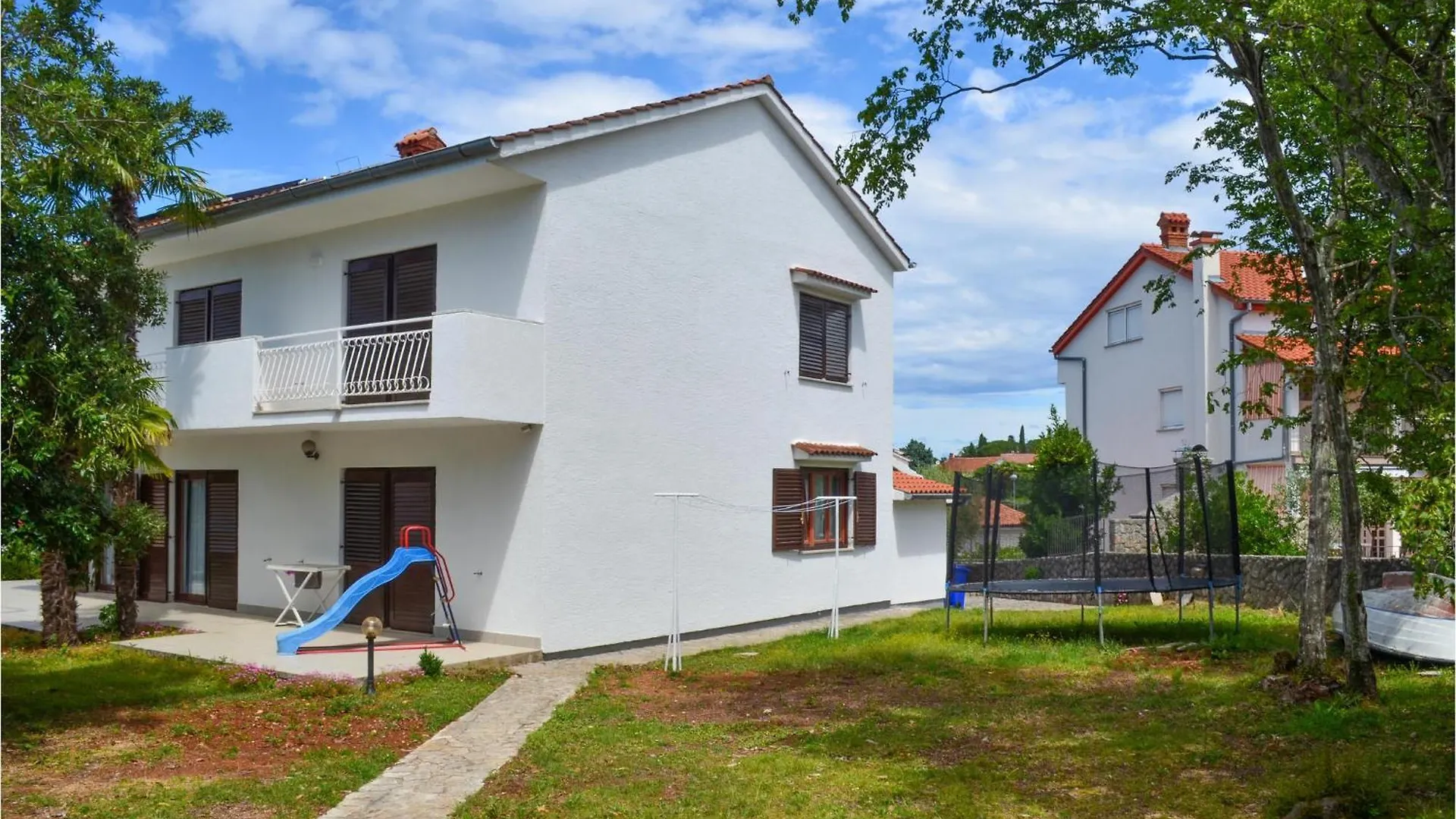 2 Bedroom Lovely Apartment In Malinska Croatia
